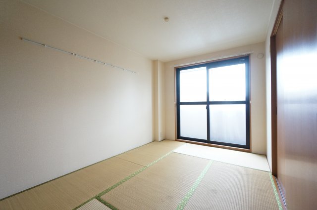 その他部屋・スペース　※同物件・反転タイプの写真です。