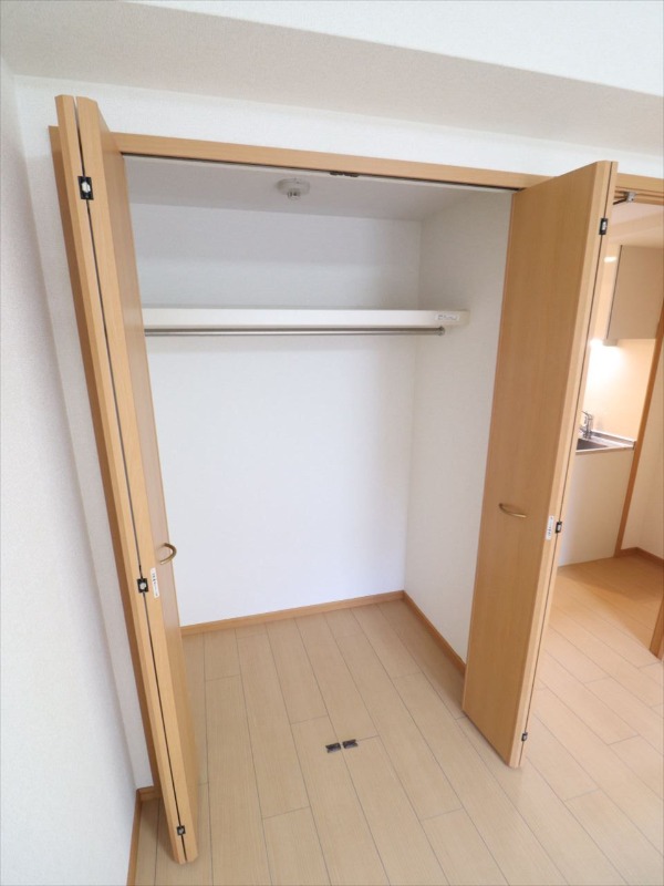 収納　クローゼット付き