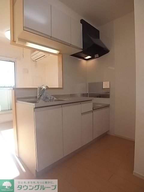 キッチン　※同物件2階参考写真です
