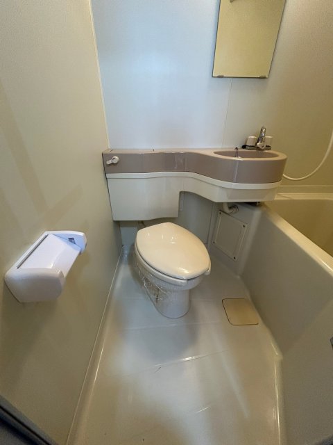 トイレ　※写真は１０２号室です