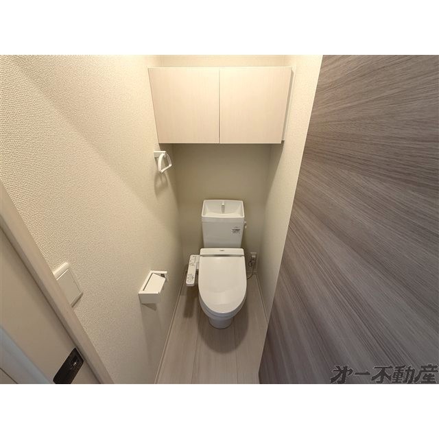 トイレ　温水洗浄暖房便座