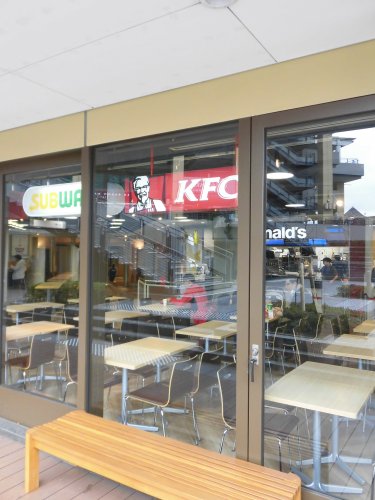 飲食店　ケンタッキー・フライド・チキンみなとみらい東急スクエア店（飲食店）まで783m