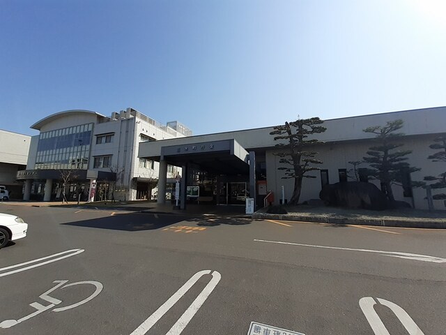 役所　三木町役場さん（役所）まで400m