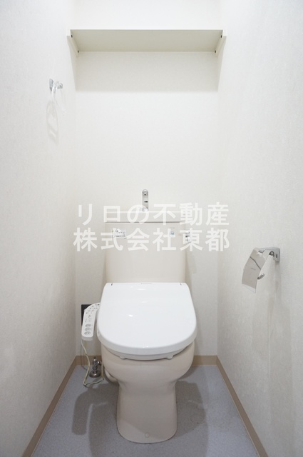 トイレ　白を基調とした空間で清潔感のあるトイレです♪
