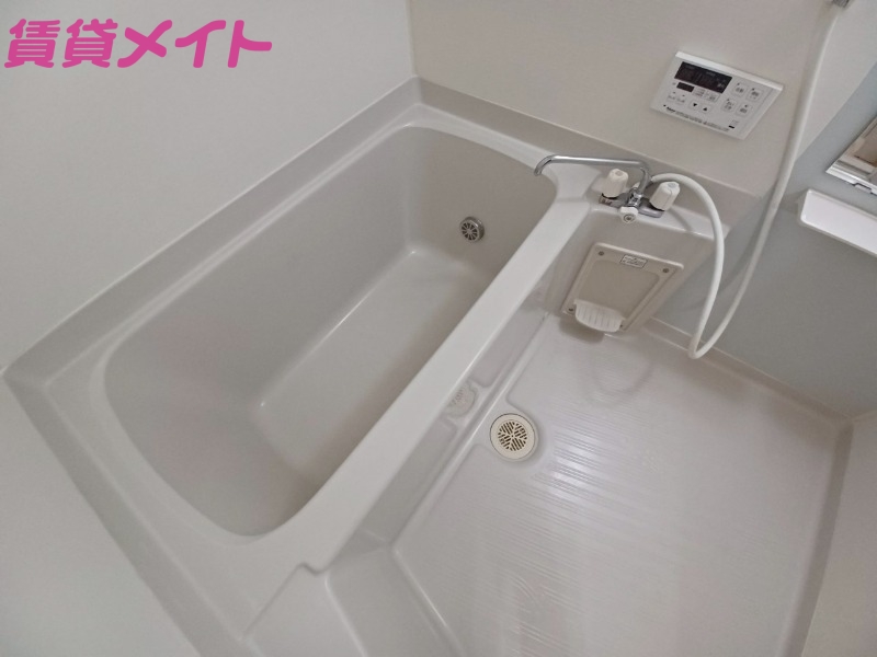 バス・シャワールーム　同物件別部屋反転タイプ