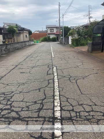 その他　前面道路（その他）まで0m