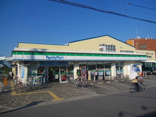 コンビニ　ファミリーマート大開四丁目店（コンビニ）まで370m