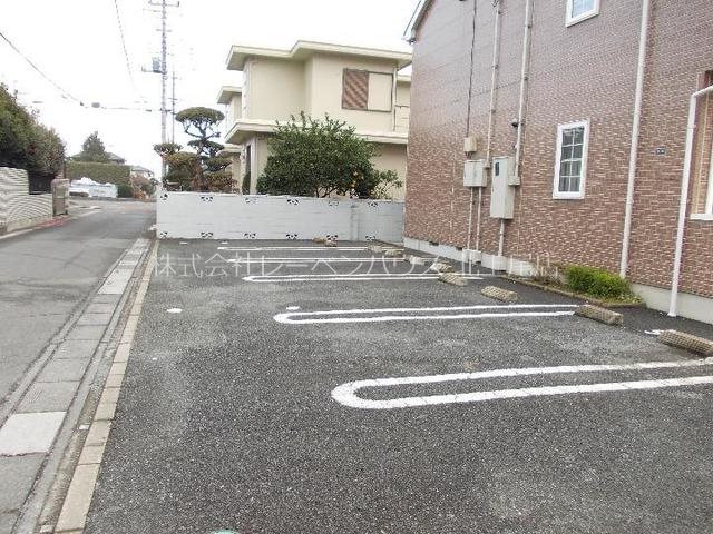 駐車場　お問い合わせは048-772-8202