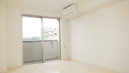 居室・リビング　８帖洋室です