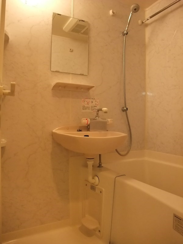 バス・シャワールーム　別部屋参考写真