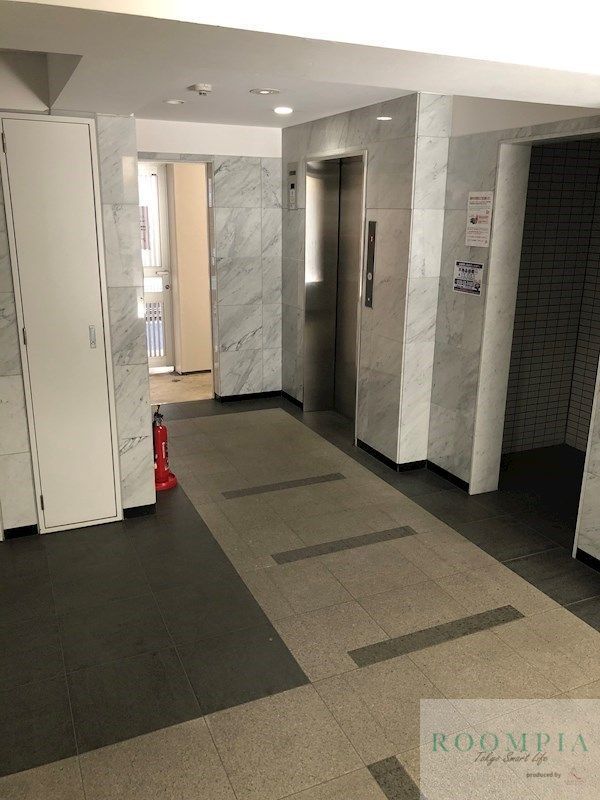 ロビー　エントランス