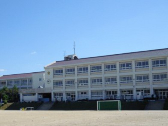 小学校　東広島市立西条小学校（小学校）まで2215m