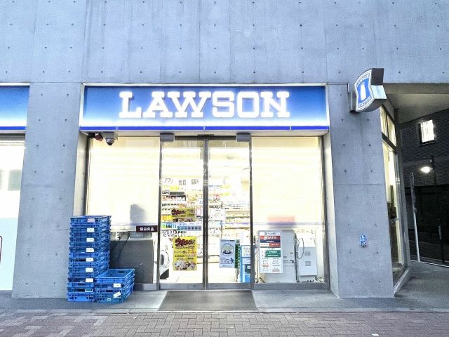 コンビニ　ローソン中野本町二丁目店（コンビニ）まで358m