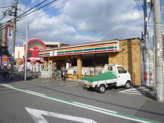 コンビニ　セブンイレブン堺上野芝町3丁店（コンビニ）まで823m