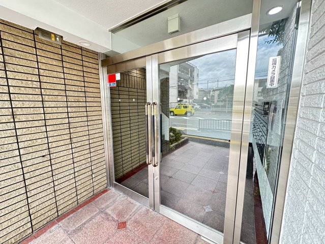 エントランス　詳細は、RISUMO江坂本店までお問合せください♪