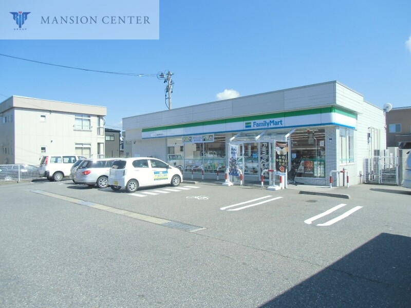 コンビニ　ファミリーマート新潟中野山店（コンビニ）まで199m