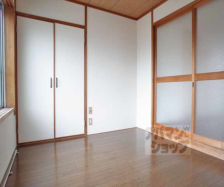 東丸太町マンションの居間写真