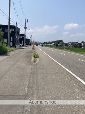 その他　前面道路（その他）まで0m