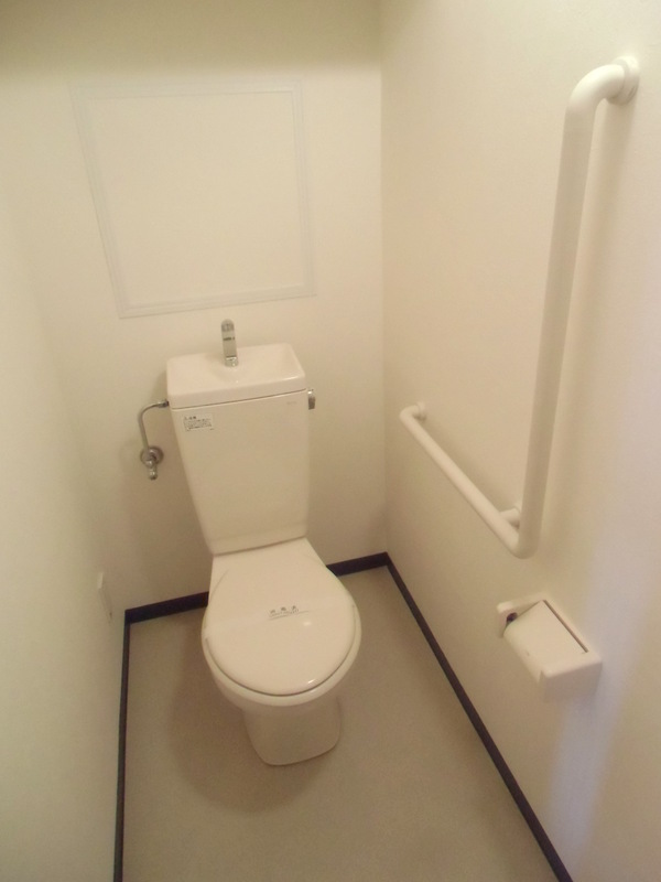 トイレ　棚のあるトイレトイレ（^^♪
