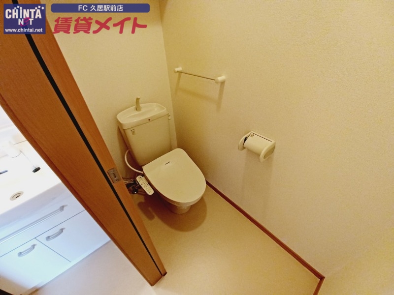トイレ　同型参考写真です