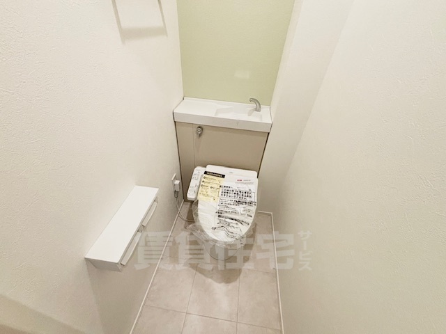 ＪＲ東海道本線 千里丘駅 徒歩4分 2階建 築3年のトイレ写真