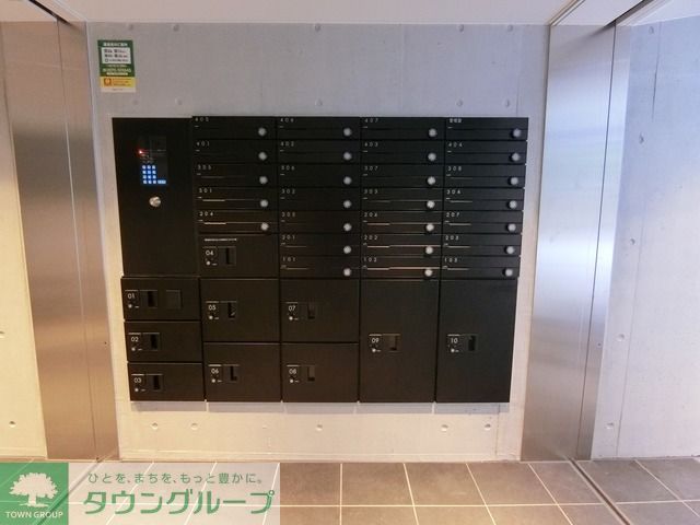 エントランス　メールボックス・宅配ボックス