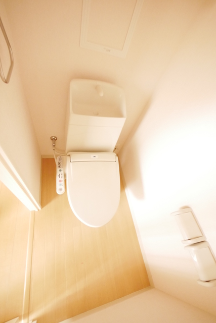 トイレ　★温水洗浄便座機能付のトイレです★