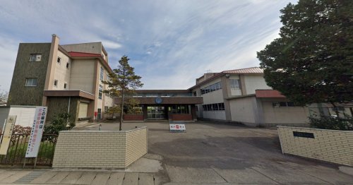 小学校　弘前市立致遠小学校（小学校）まで788m