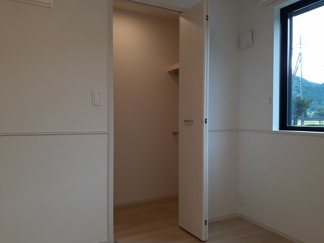 収納　ウォークインクローゼット