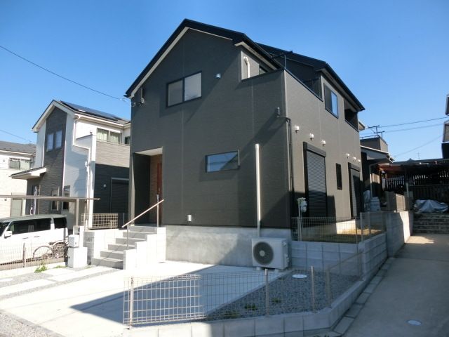 建物外観　全室南向きで日当たり良好です