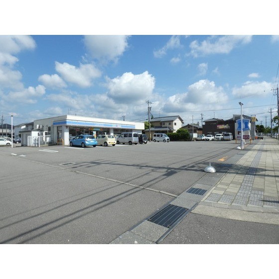 コンビニ　ローソン野々市本町店（コンビニ）まで240m