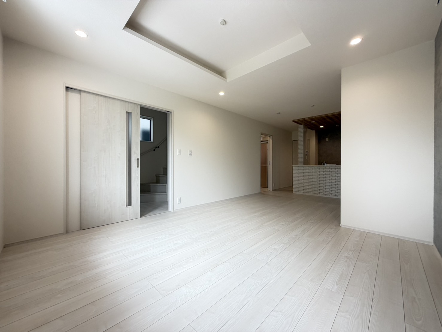 名谷町戸建の居間写真
