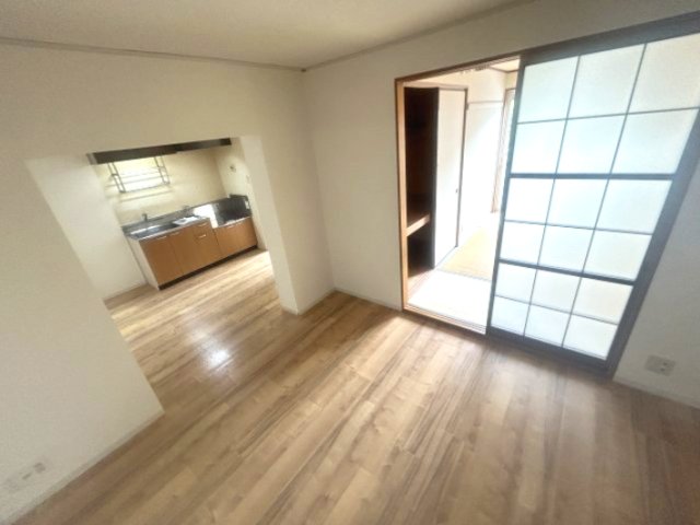 コートベルデュールA棟の居間写真