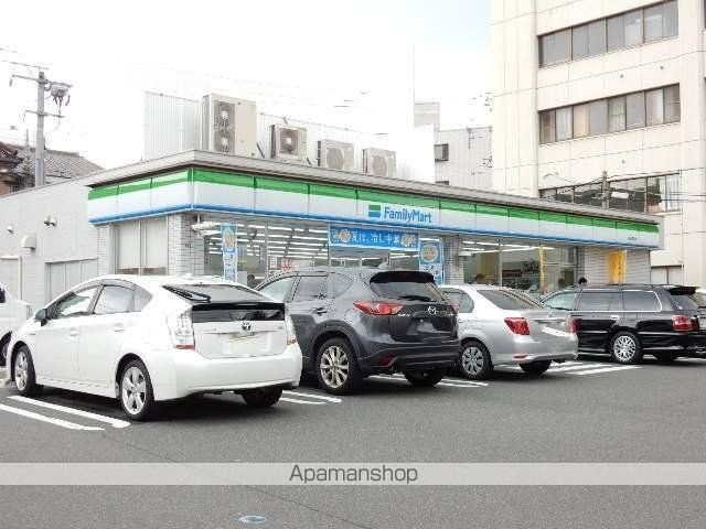 コンビニ　ファミリーマート鹿田店（コンビニ）まで500m