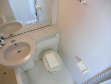 京王線 笹塚駅 徒歩3分 15階建 築24年のトイレ写真