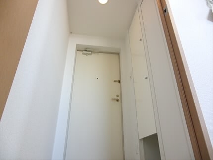 京王線 笹塚駅 徒歩3分 15階建 築24年の玄関写真