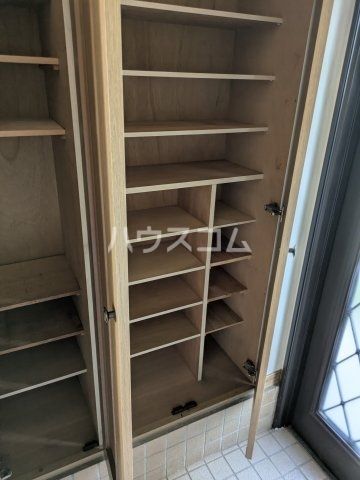 高倉戸建の玄関写真