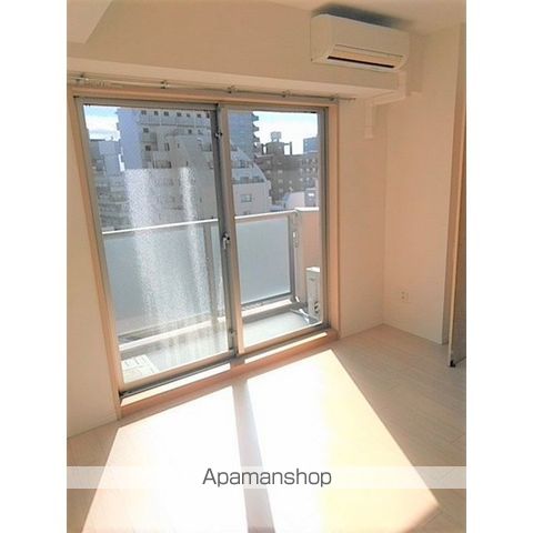 パティーナ川崎の居間写真