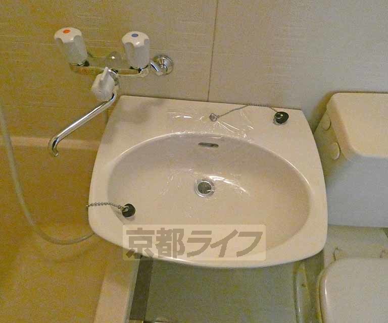 洗面設備　洗面所になります。