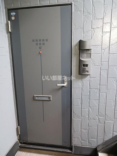 レイモンドサンヴィレッジC棟の外観写真