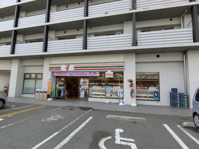 コンビニ　セブンイレブン箕面小野原西店（コンビニ）まで158m