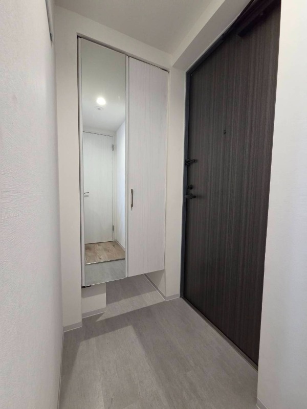 玄関　同タイプのお部屋写真となります！