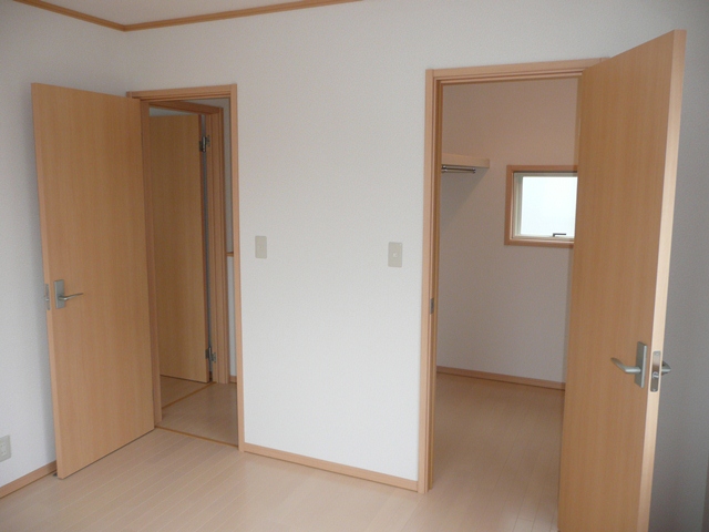 収納　同タイプC棟写真を掲載しております。