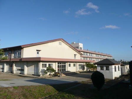 中学校　郡山市立郡山第七中学校（中学校）まで793m
