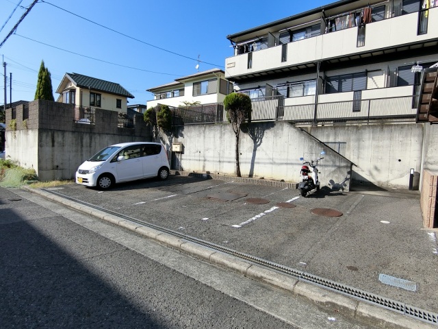 【グリーンヒル日根野の駐車場】