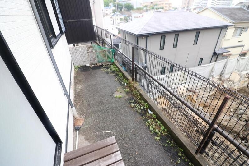 バルコニー　バルコニー広々しています。