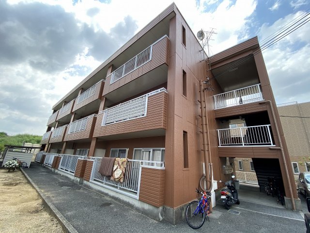 八尾市太田のマンションの建物外観