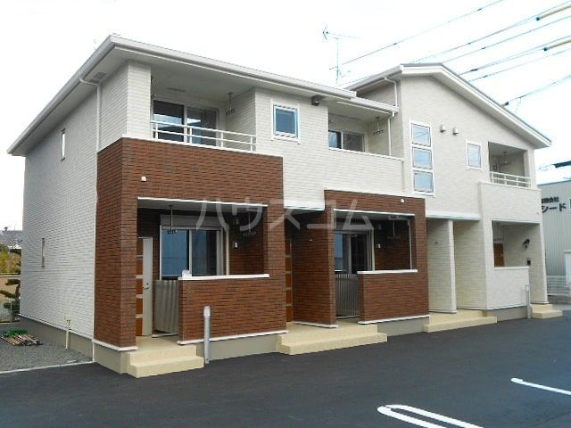 静岡市清水区北脇新田のアパートの建物外観