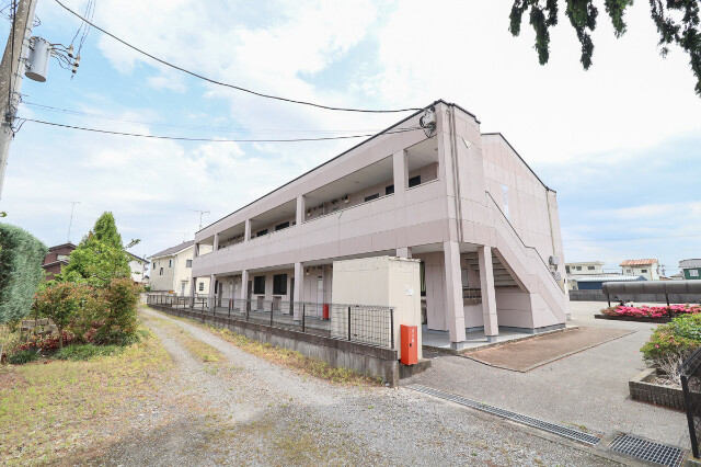 【栃木市都賀町合戦場のアパートの建物外観】