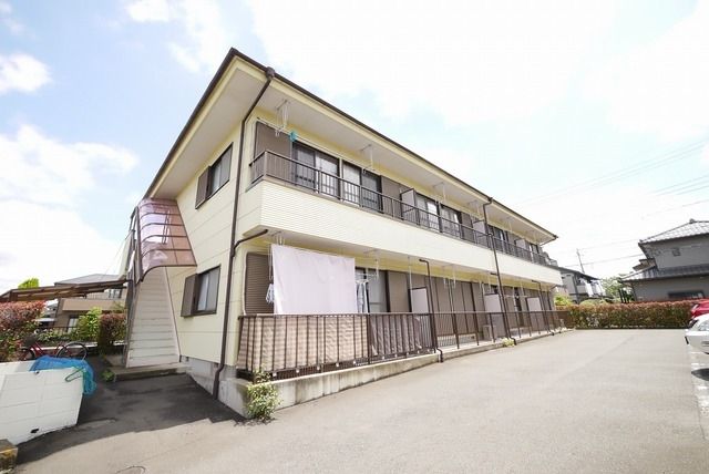 狭山市柏原のアパートの建物外観